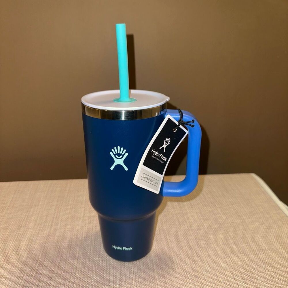 Hydroflask 32oz All Around Travel Tumbler LE Navy Blue Winter Silicon Straw NWT